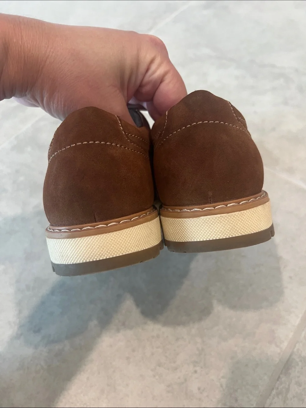 • Madison Avenue Boy Brown Casual Lace-Up Shoes, size 2 •